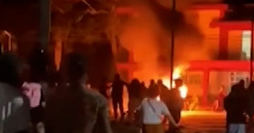 Cuba_Protest_Thumb_-7fq5d4.jpg Protesters in Cuba attack Communist Party office