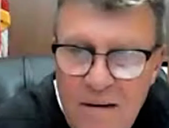 Michigan_Court_Thumb_Vert-5lpye1.jpg Judge scolds woman for driving during court appearance