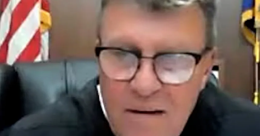 Michigan_Court_Thumb_Vert-5lpye1.jpg Judge scolds woman for driving during court appearance