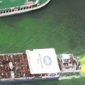 Time lapse shows Chicago River getting dyed green