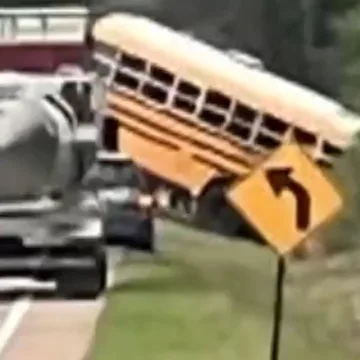 Two students killed in Tennessee school bus crash
