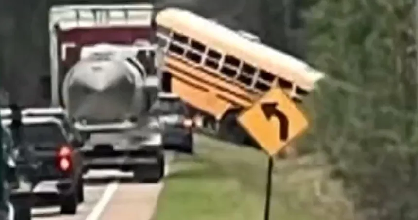 f_vert_brk_la_tn_crash_260327-28j471.jpg Two students killed in Tennessee school bus crash
