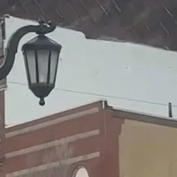 High winds tear roof off of Ohio building