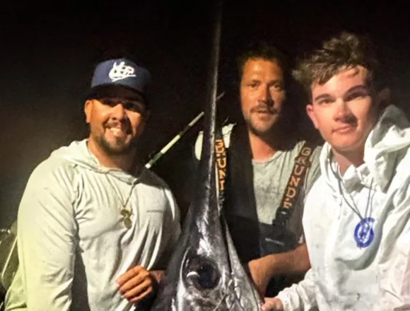 f_vert_brk_swordfish_captured_260330.00_00_29_15.Still002-mxfnm3.jpg Swordfish weighing 480 pounds caught near Florida Keys