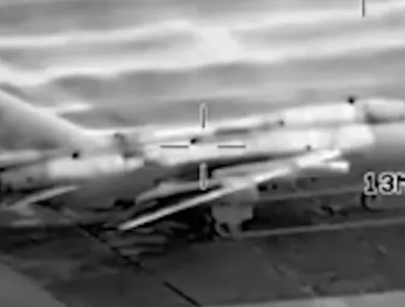 f_vert_brk_us_strikes_iran_260302.00_00_00_00.Still002-sfs1z6.jpg U.S. military releases video of strikes on Iran