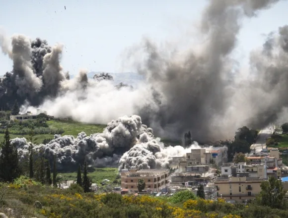 Israel and Lebanon Reach 10-Day Ceasefire, Paving Way for Deal