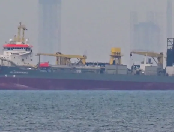 Iran Says Strait of Hormuz Is Closed Again Over US Port Blockade