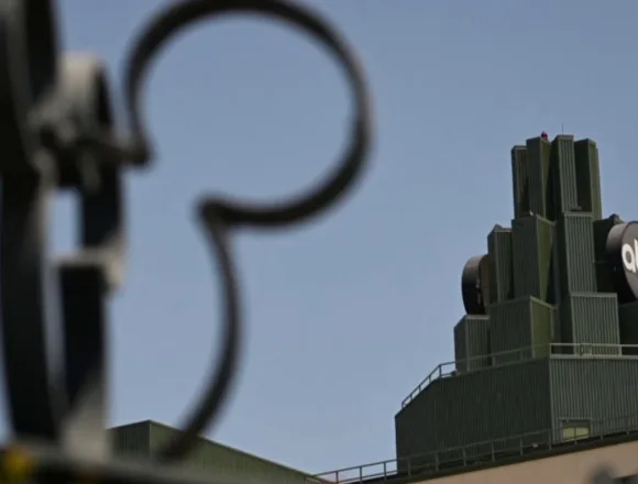 FCC orders early review of Disney’s TV licenses