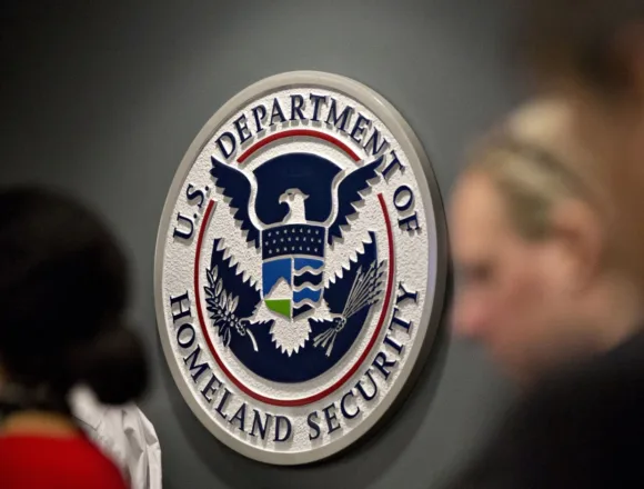 Trump says he’ll sign order to pay all DHS workers as shutdown drags on