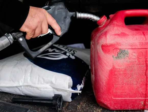 Oil prices hit $100 again as doubts grow about Iran ceasefire