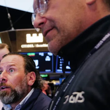 Oil soars past $110, stocks sell off on Trump’s Iran war address