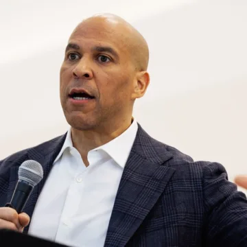 260406-cory-booker-mn-1555-5e3797.jpg Democrats face an identity crisis over taxes: From the Politics Desk