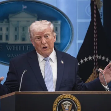 260406-trump-16x9-vsb-2021-332e1d.jpg Trump’s Iran ceasefire deadline nears and Artemis II crew celebrates moon fly-by: Morning Rundown