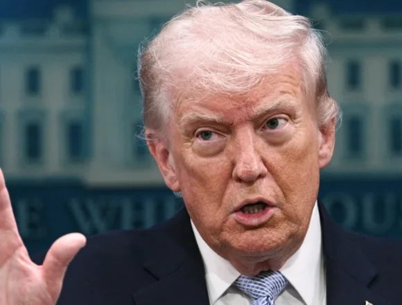 260407-donald-trump-mn-1105-53fdaa.jpg Dozens of Democrats call for Trump’s removal after his Iran threats