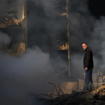Israel’s attacks devastate Beirut and threaten U.S.-Iran ceasefire