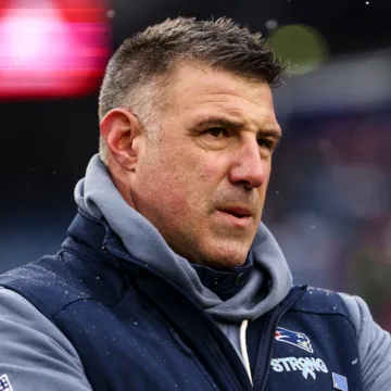 Dianna Russini won’t be reporting amid review of NFL coverage after photos with Patriots coach Mike Vrabel