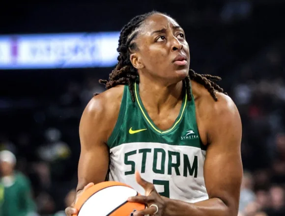 From The Sports Desk: Free agency frenzy