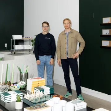 AI is the boss at this retail store. What could go wrong?