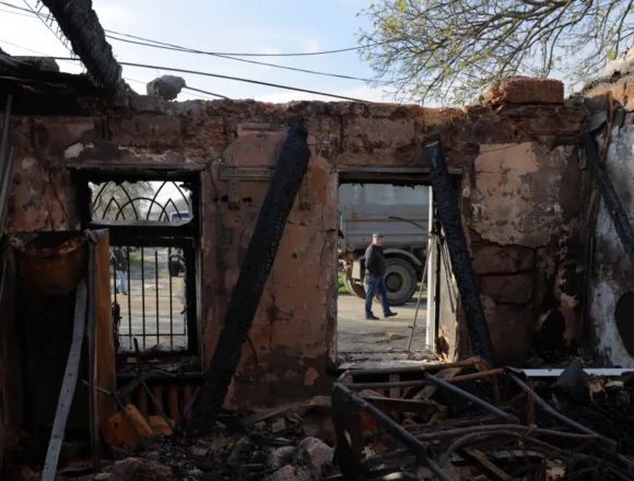 Russian strikes on Odesa kill 2 ahead of Orthodox Easter ceasefire as prisoner swap takes place