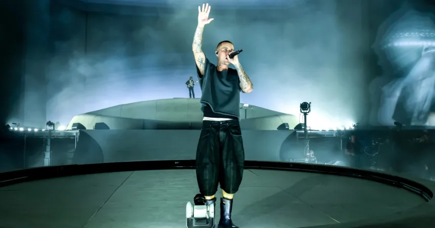 260413-justin-bieber-coachella-ew-1124a-5c1775.jpg YouTube clips and a bare stage: How Justin Bieber captivated Coachella —and the internet