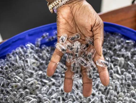 260416-ants-2-rs-3e47fc.jpg Kenyan court jails Chinese man in ant-smuggling case