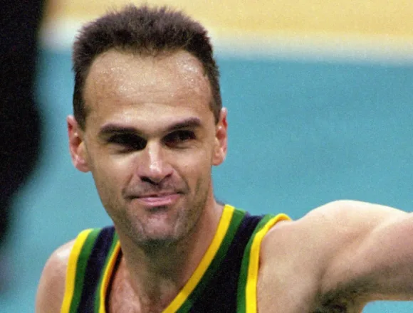 Oscar Schmidt, Basketball Hall of Famer from Brazil, dies at 68