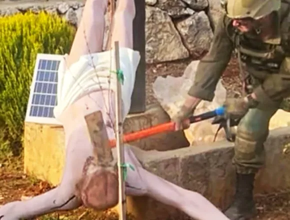 Israeli soldier seen striking Jesus statue in Lebanon