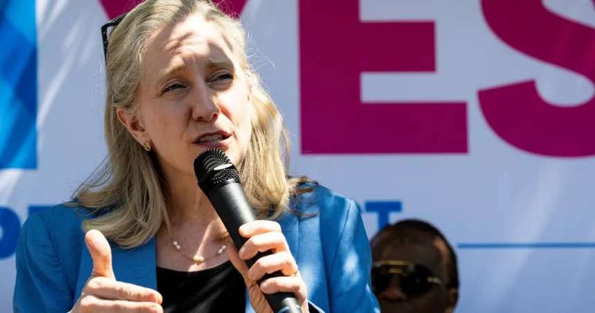 Virginia voters approve Democrats’ redistricting plan, giving the party a midterm election boost