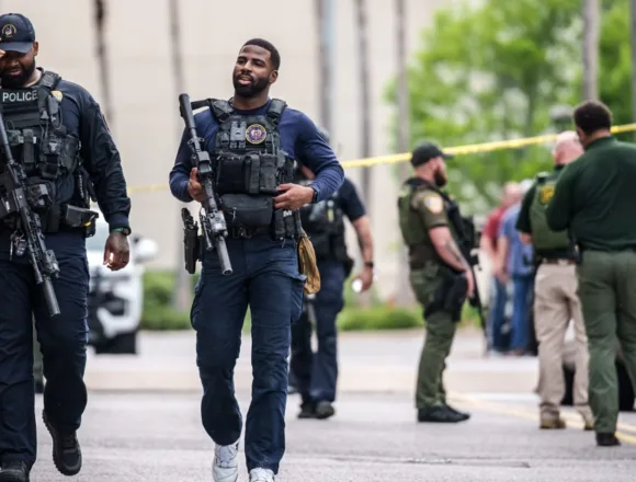 17-year-old suspect arrested after Louisiana mall shooting kills teen girl, wounds several others