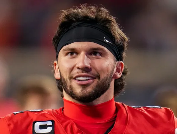 Texas Tech quarterback will enter treatment program for gambling addiction