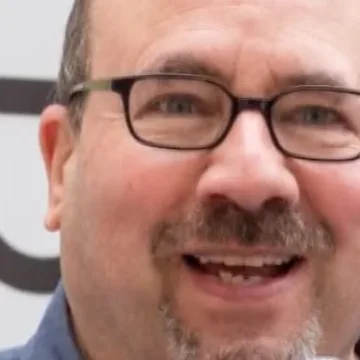 Craigslist founder to give away $1 billion