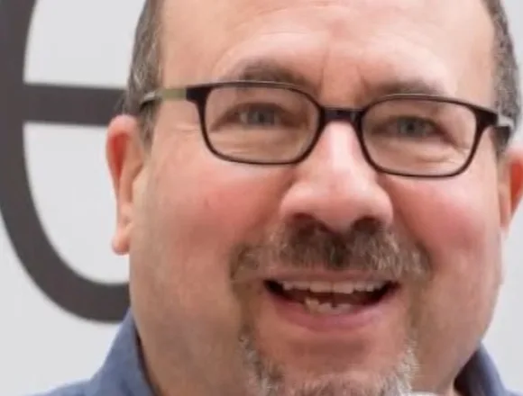 Craigslist founder to give away $1 billion