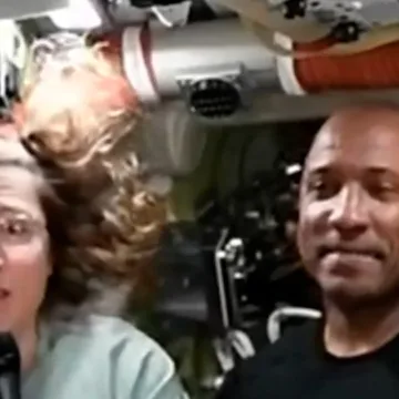 Thumb-fd81in.jpg Artemis II crew reflects on mission ahead of return