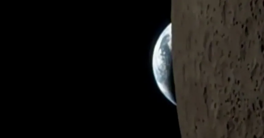 Reid Wiseman captures view of ‘Earthset’ on moon mission