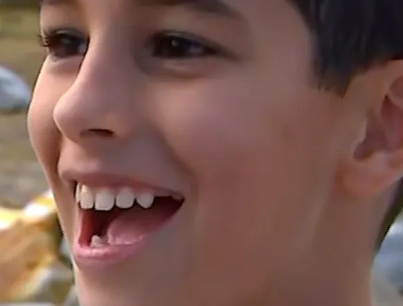 Thousands gather to see Artemis II launch