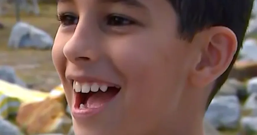 Thousands gather to see Artemis II launch