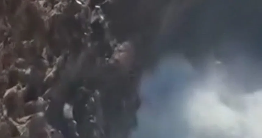 Tourists rescued from cliffside in Australia