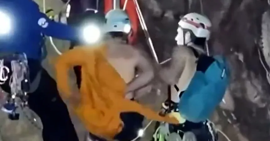 First responders rescue stuck climbers in Colorado