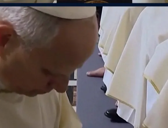Pope Leo washes priests’ feet in Holy Thursday ceremony