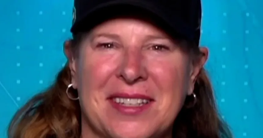 f_vert_brk_tdy_ucla_coach_260406-8f3p1c.jpg UCLA women’s basketball coach celebrates championship win