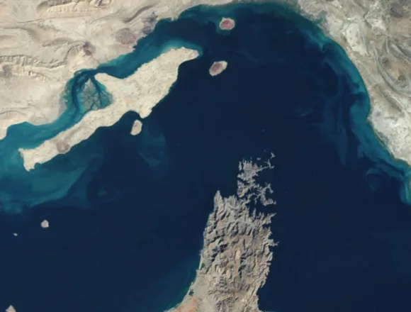 Iran announces opening of the Strait of Hormuz