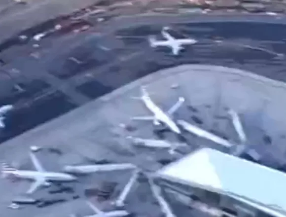 FAA investigates close call between two planes at JFK