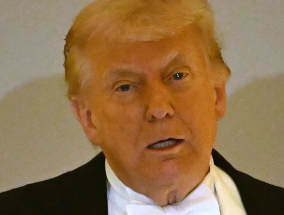 Trump talks about Iran war while toasting King Charles